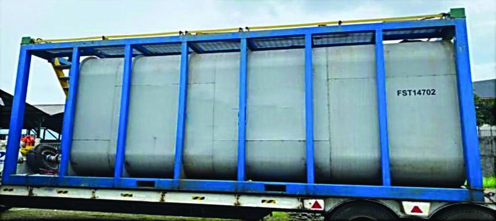 Mixing tank loaded for transport